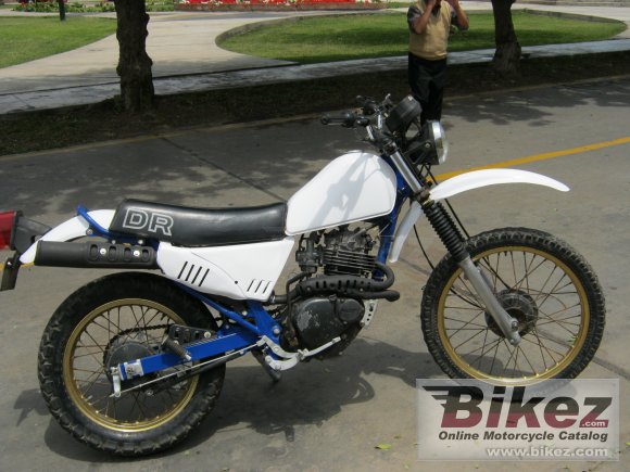 1985 Suzuki DR 250 S photo